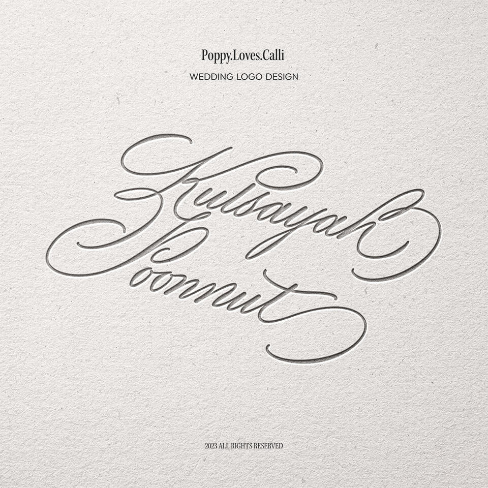 โลโก้งานแต่งงาน ชื่อคู่สมรส "Kulsayah Poonnut" ออกแบบสไตล์ Calligraphy อักษรวิจิตร ตกแต่งเส้นอ่อนช้อยงดงาม