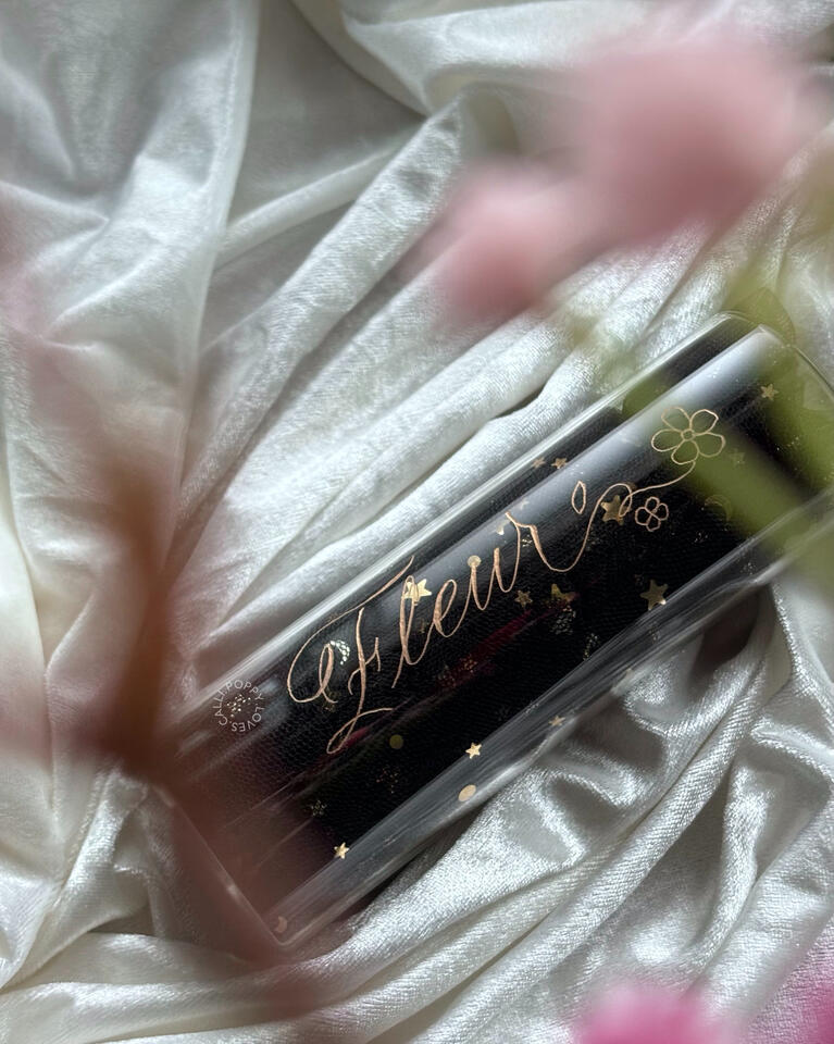 Engrave on flower vase