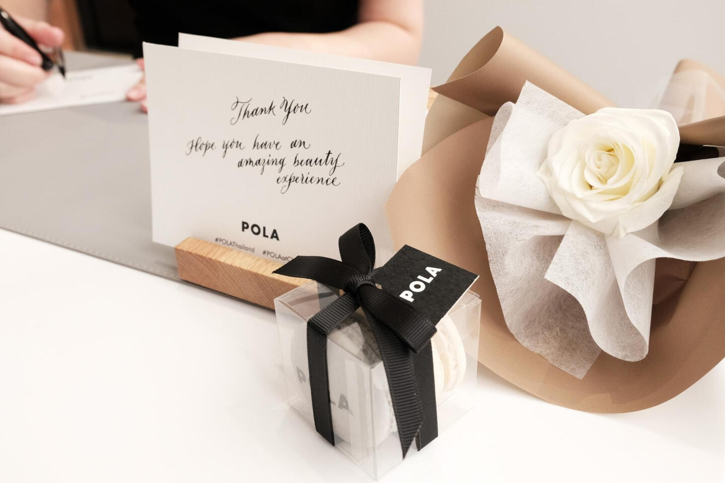 Live Calligraphy Service บริการเขียนอักษรวิจิตรหน้าร้าน