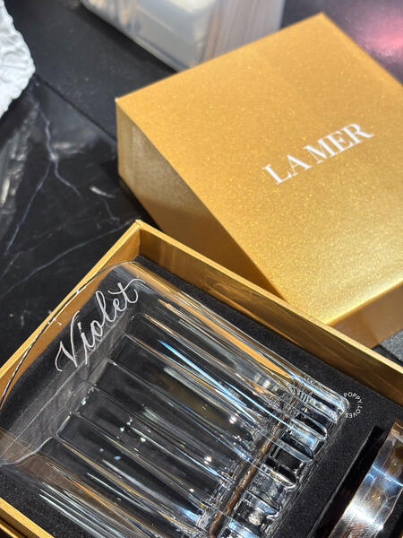 Live engraving service at LA MER Exclusive event, APR 2025